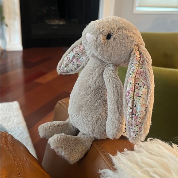 Jellycat Other - Blossom Beige Bunny 'Petal' (size small Out of Stock!)